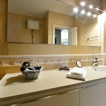 Apartment Carlo Poma By Halldis