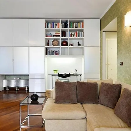 Carlo Poma By Halldis Apartment *